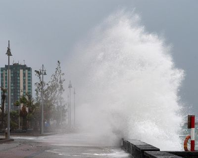 Weather tracker: Storm Regina brings 6-metre waves to the Canaries