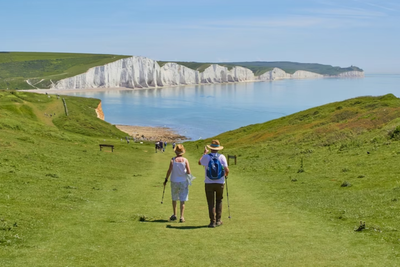 Record 401(k) Withdrawals: How Rising Costs Are Forcing Americans to Use Retirement Savings