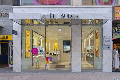 Is Estée Lauder Stock Outperforming the Dow?