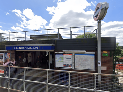 Tube passenger hit by train 'couldn’t escape' due to cable tracks