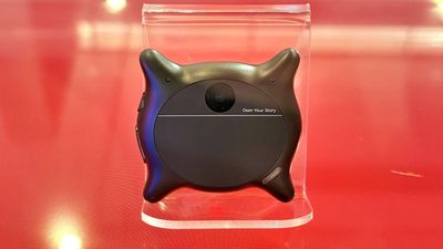 The Looki L1 is the first ‘personal AI wearable' I might actually... wear