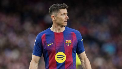 Robert Lewandowski Throws Spanner Into Barcelona Transfer Plans