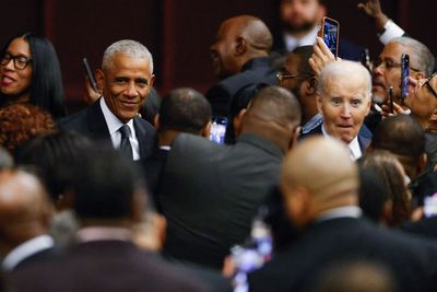 Obama and Biden reunite at Jesse Jackson’s memorial service