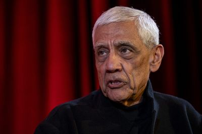 Silicon Valley investor Vinod Khosla predicts education will be free, and the future of college is ‘a real question’