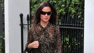 Pippa Middleton's leopard print shirt and straight-leg jeans are an easy spring outfit you can wear on repeat