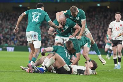 Ireland battle past gutsy Wales to keep Six Nations hopes alive