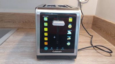 I tried the Cuisinart SimpliTouch Toaster and never knew I needed a touchscreen toaster until now