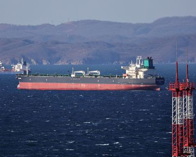 Trump shouldn’t ease Russia sanctions – they are choking its economy