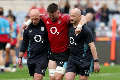 England forced into late change against Italy after Tom Curry injured in warm-up