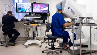 Indian-origin British surgeon performs UK’s first long-distance operation from 2,400 km away using robotic equipment