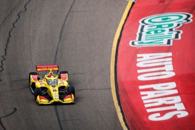 Alex Palou's 100th IndyCar start ends in early crash at Phoenix