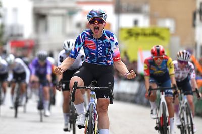Vuelta a Extremadura: Chiara Consonni wins bunch sprint on stage 2