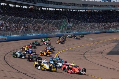 IndyCar Phoenix: Newgarden earns thrilling win after Palou crashes out