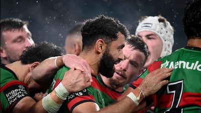 'Stay off the field': Bennett tells fans before record