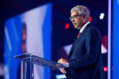 ‘How is he going to have the time?’ NIH staff voice concern as Bhattacharya takes on CDC role