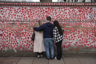 Covid bereaved families ‘let down and abandoned’ on day of reflection