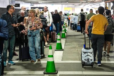 US airports face long delays as DHS shutdown hits security checkpoints