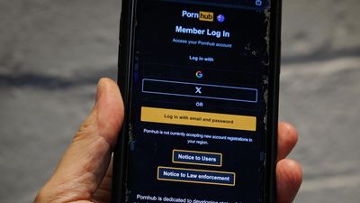 Porn age checks 'won't stop' teens from seeking content