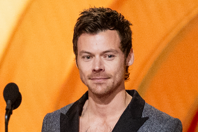 Harry Styles makes surprise Saturday Night Live cameo, upstaging Ryan Gosling