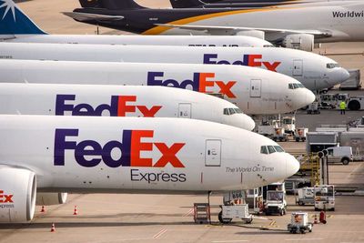 Is FedEx Corporation Stock Outperforming the Dow?