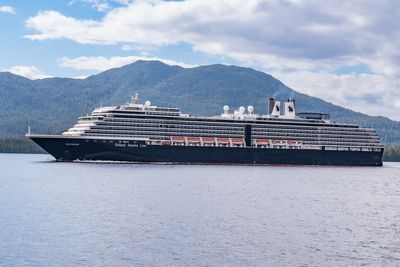 Holland America cruise passengers struck down with vomiting bug