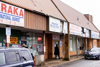 Somali Americans hounded by ICE and rightwing ‘influencers’ on edge in Ohio: ‘I’m scared to go outside’