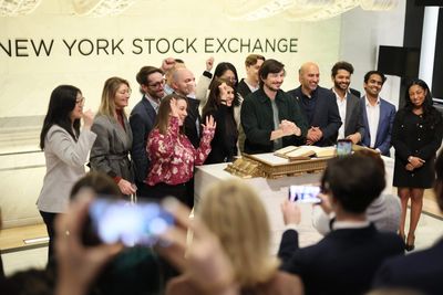 Robinhood wants everyone to be able to invest in hot startups like Databricks and Ramp, but how much risk will investors take on?