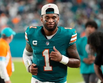 Dolphins take $99m hit on Tagovailoa and sign Willis; Tampa’s star WR Evans heads to 49ers