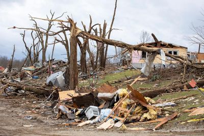 At least eight people dead after spate of tornadoes across central US