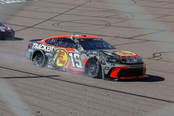 Winners and losers from a caution-filled NASCAR Cup race at Phoenix