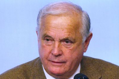 Nixon aide Alexander Butterfield who exposed Watergate tapes dies at 99