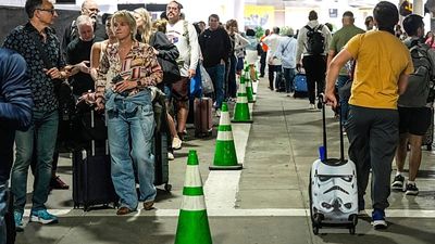 Long lines form at US airports as DHS shutdown slows security checks