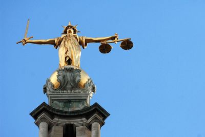 Government’s court reforms defended as lawyers criticise plans
