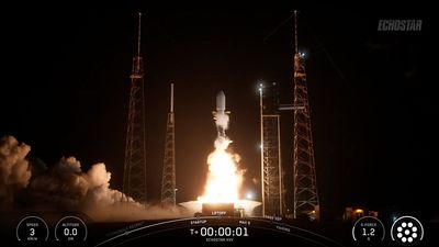 SpaceX launches 15,000-pound TV satellite to orbit on its 30th mission of the year (photos, video)