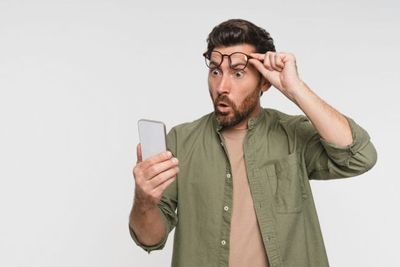 Fake Bank Alerts Are Spreading Through Text Messages