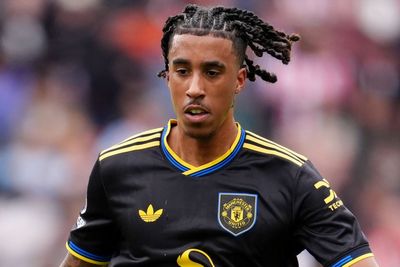 Rio Ferdinand highlights problem Man United star Leny Yoro must solve