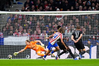 Tottenham goalkeeper subbed off after horrific 17-minute spell against Atletico Madrid