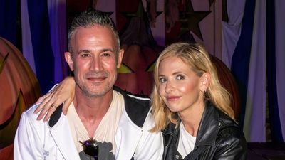 Freddie Prinze Jr. and Sarah Michelle Gellar Put a Dark Spin on the 'Invisible Kitchen' Trend – It's Modern, but Cocooning