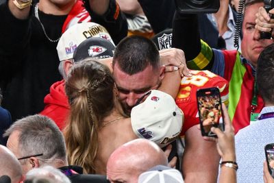 Travis Kelce says Taylor Swift inspired him to continue playing for Chiefs