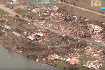 Michigan neighborhoods devastated after deadly tornadoes: Video