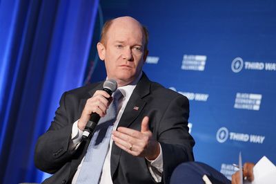 Democratic Senator Coons Says Russia Is 'Clearest Winner' of Iran War, Slams Trump for Consulting Putin 'More Than Congress'