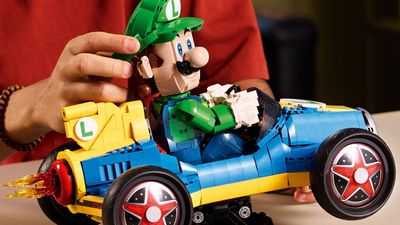 Oh crap, Lego Luigi is coming to deliver his Mario Kart Death stare