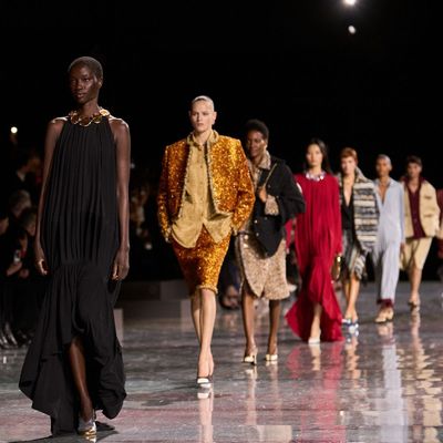 The Styling at Matthieu Blazy’s Chanel AW26 Show Was Everything—Here Are 5 Looks to Recreate Now