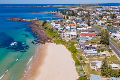 Tragedy at Australian beach as British couple drown despite desperate rescue attempts