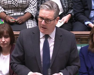 Starmer attacks Badenoch and Farage over Iran war support U-turns at raucous PMQs