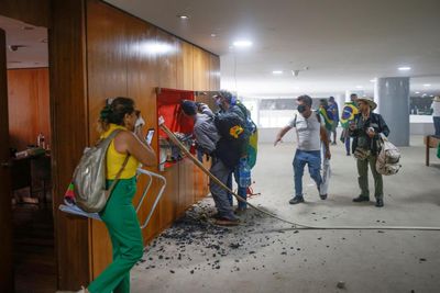 Argentina grants asylum to Brasília rioter in move that may sway Brazil vote