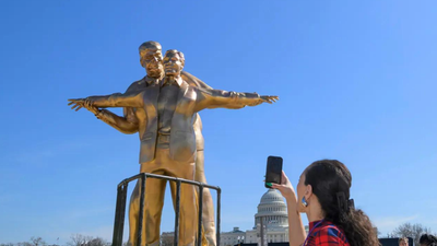 'King of the world' statue of Trump and Epstein in Titanic pose appears near US Capitol