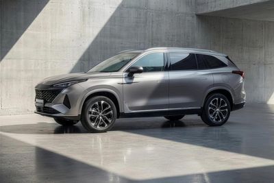 MG launches first seven-seat SUV as new MGS9 plug-in hybrid arrives with 62-mile EV range