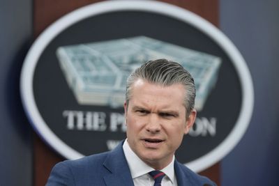 Pentagon is banning press photographers over ‘unflattering’ photos of Pete Hegseth: report