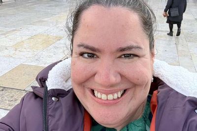 American stuck in Israel describes life under rocket fire as she tries to find a way back to New York City